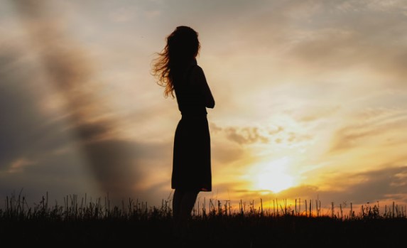 A Sacred Practice to Connect to Your Divine “Source Field” by Dr. Debra Reble | #AspireMag 