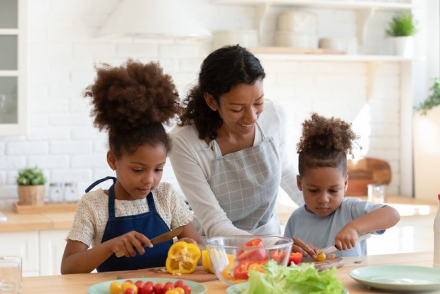 5 Tools for Raising Kids Who Love Healthy Foods by Mia Moran | #AspireMag