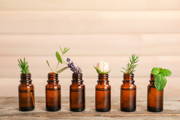 The Good and the Bad of Essential Oils by Kac Young Ph.D | #AspireMag 